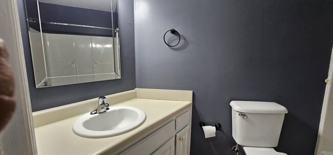 Building Photo - 41 Oakwater Dr