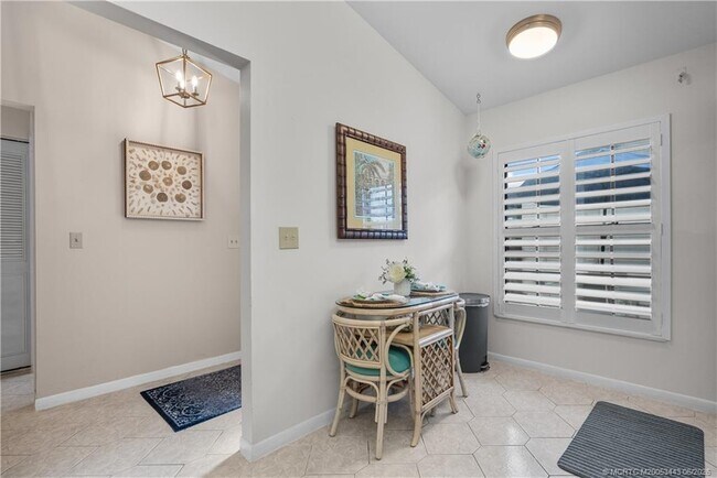 Foto del edificio - 1544 SW Silver Pine Way