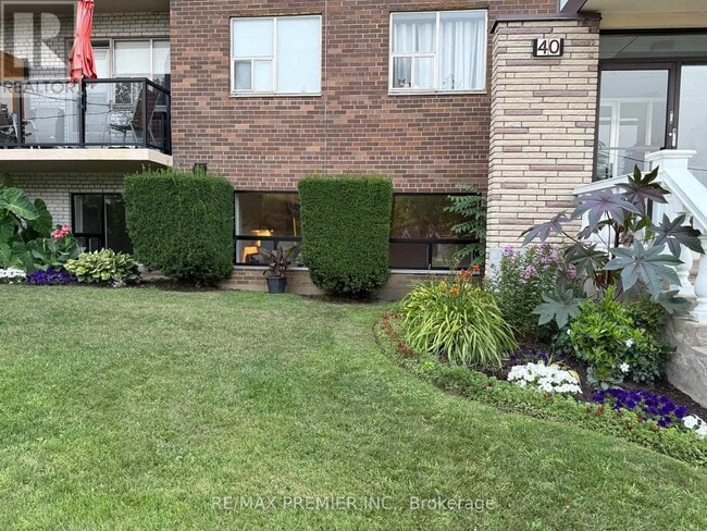 Building Photo - 40-40 Torbolton Dr