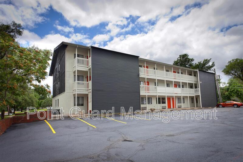 Primary Photo - 1717 N Vassar Ave