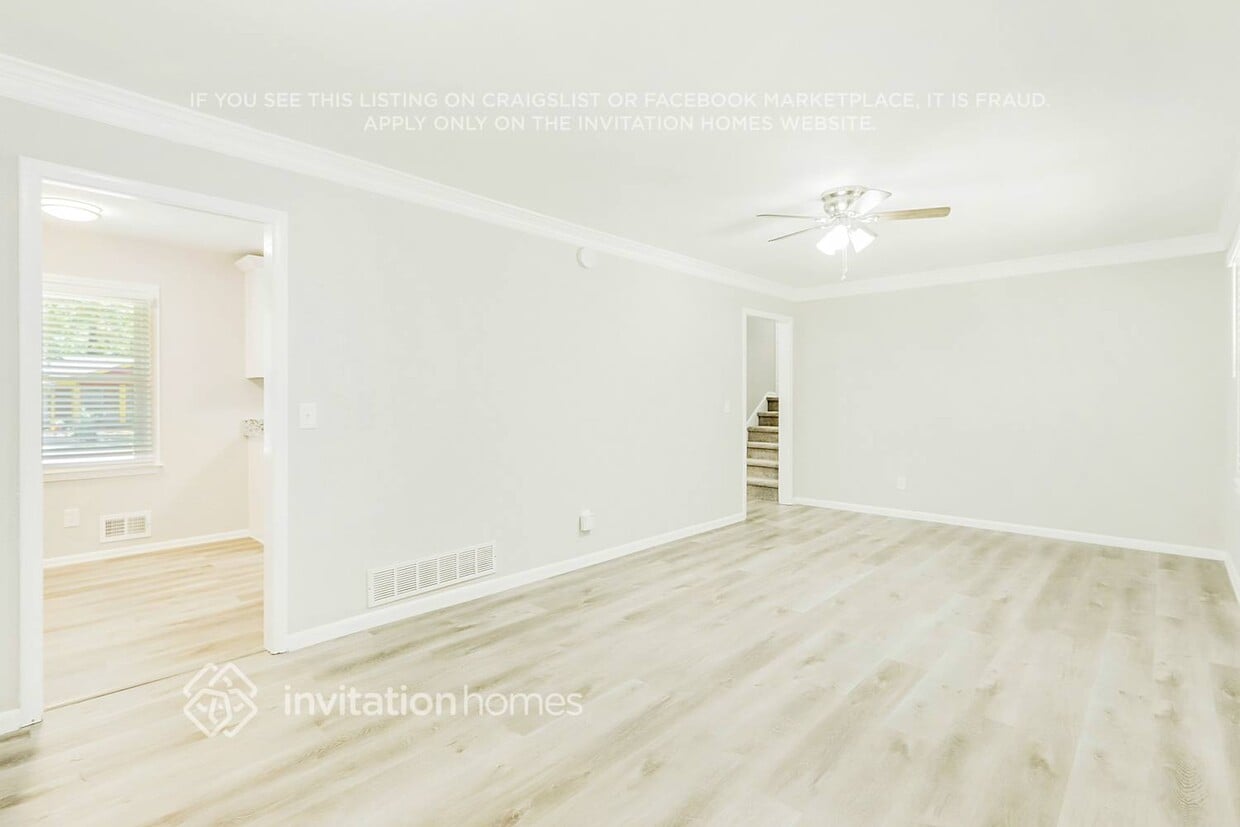 Primary Photo - 808 Parkstone Dr