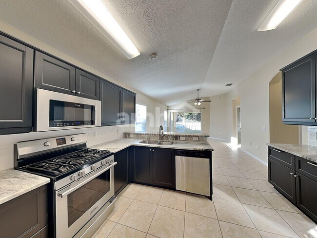 Foto del edificio - 12061 Winding Woods Way