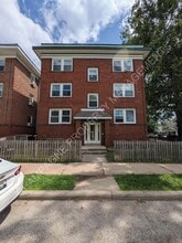 Building Photo - 1123-1125 W 40th St