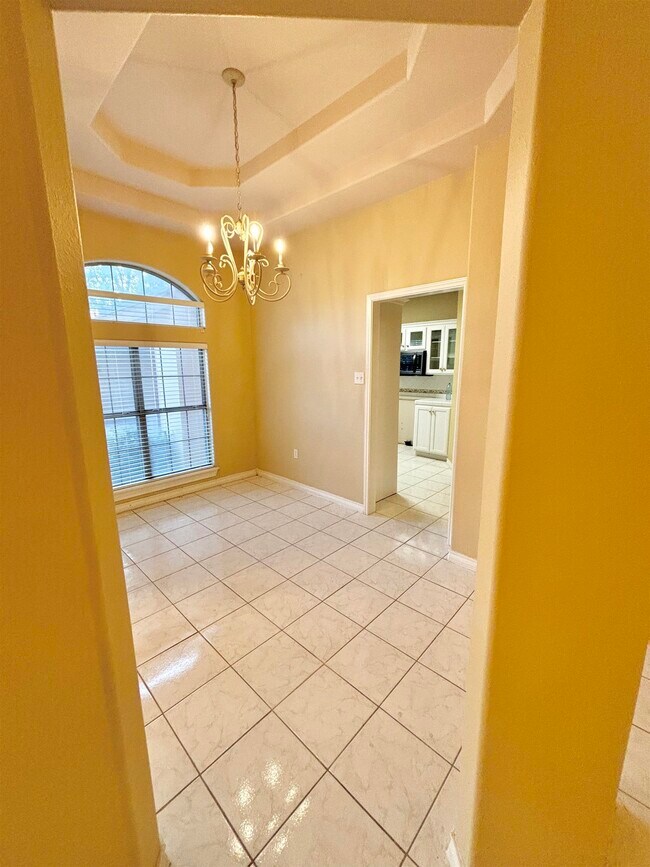 Building Photo - 8909 Tucson Ln