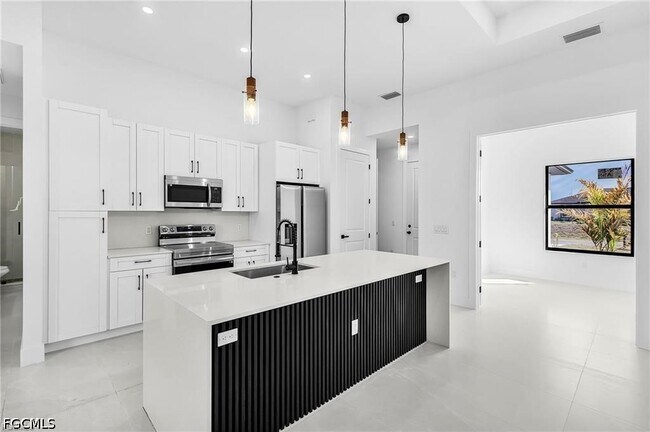Foto del edificio - 1117 NE 14th Terrace