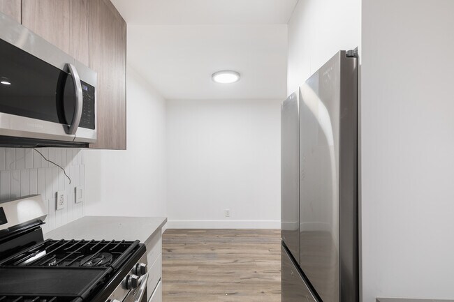 Foto del edificio - Experience Modern Living: Newly Renovated ...