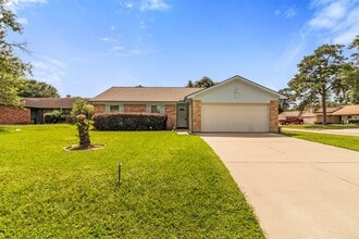 Building Photo - 16319 Pitch Pine Dr
