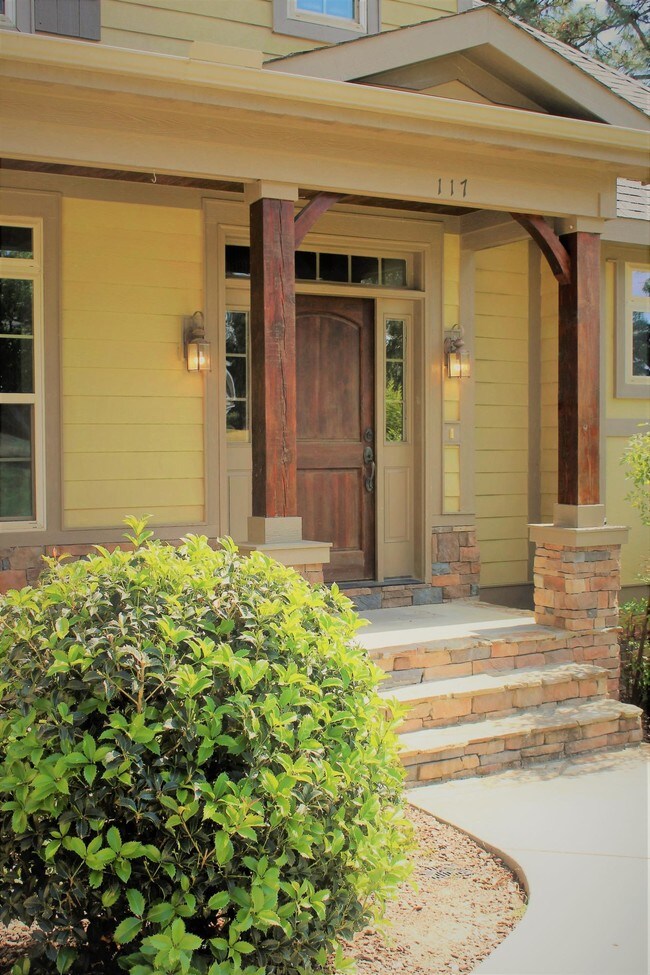 Building Photo - 117 Hammerstone Cir