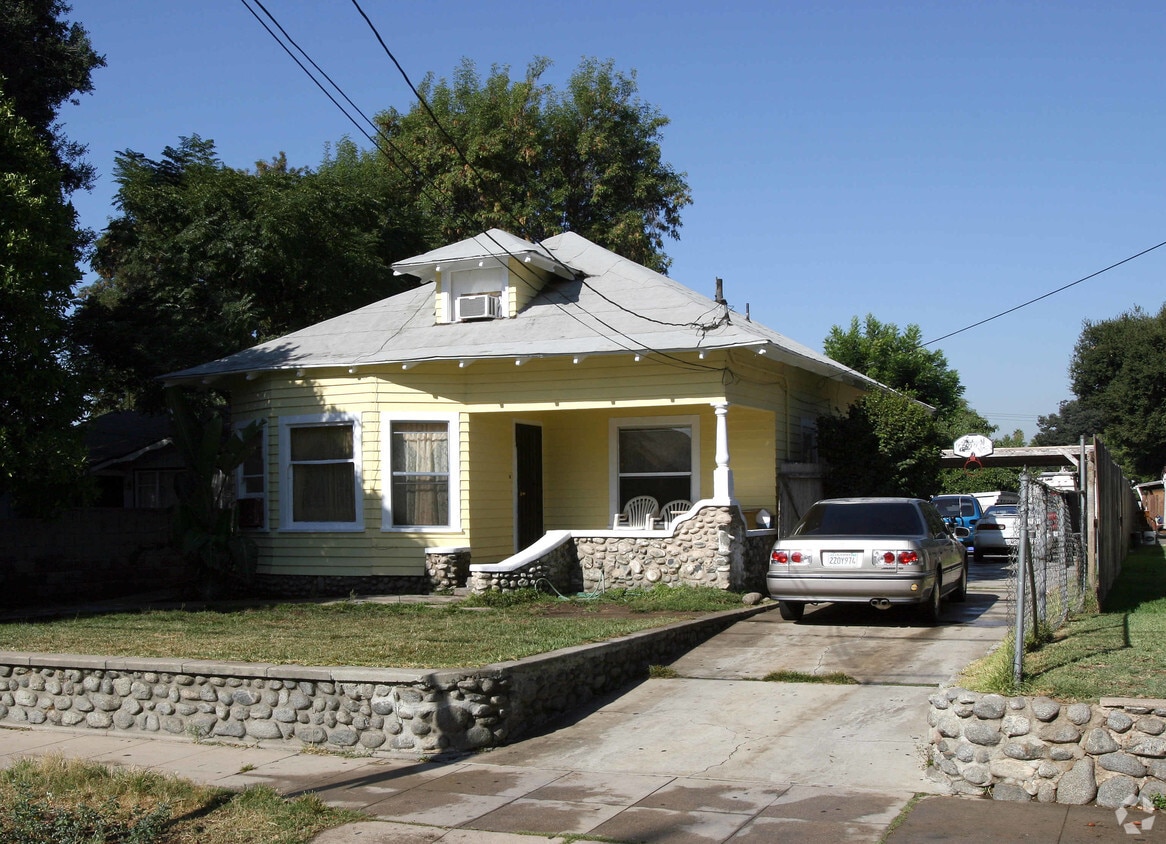 Building Photo - 439-443 N Holliston Ave