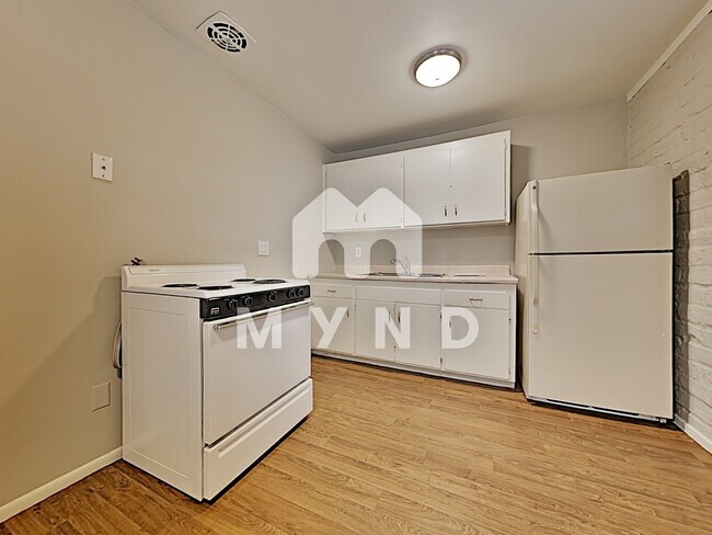 Building Photo - 912 S Dorsey Ln Apt 22