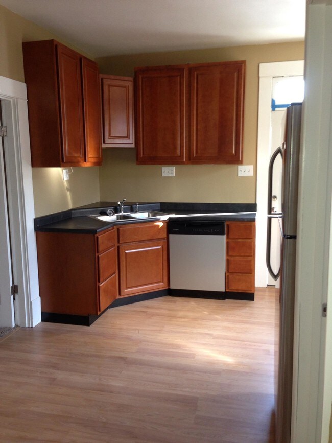 Building Photo - 320 Hartman Dr