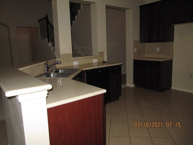 Building Photo - 2816 Quietwater Dr