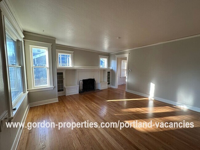 Building Photo - $1,995.00 - N Holland St - Vintage 3 bedro...