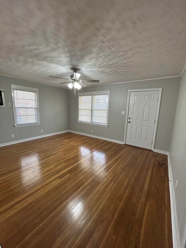 Building Photo - 2516 S Sarullo Cir