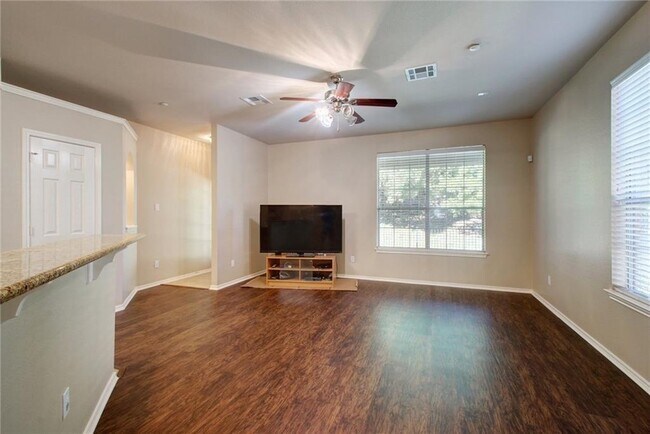 Foto del edificio - 1310 W Parmer Ln