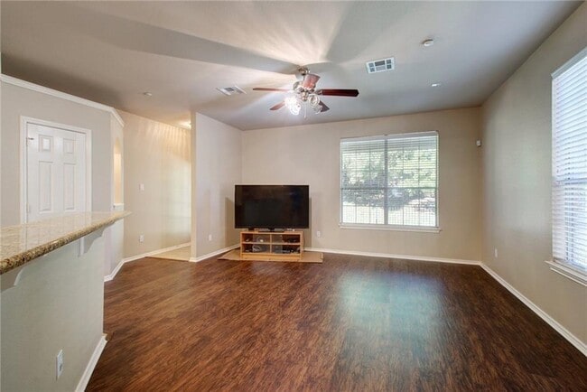 Building Photo - 1310 W Parmer Ln