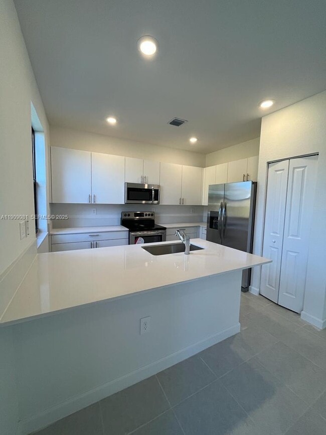 Building Photo - 28660 SW 134th Ct