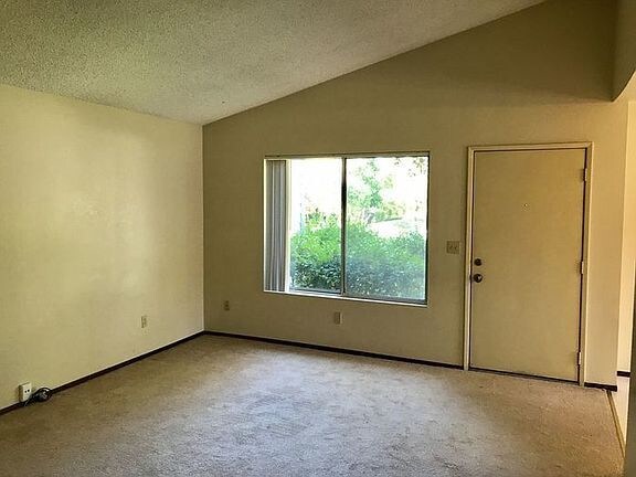 Foto del edificio - Large 1-level condo in lovely Woodgate Glen