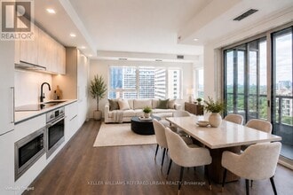 Building Photo - 609 Sherbourne St