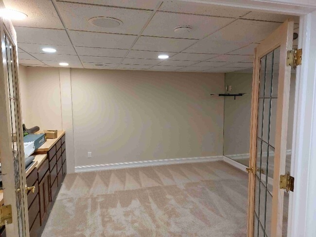 Building Photo - 44265 Riverview Ridge Dr