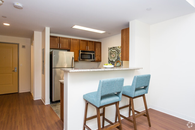 Interior Photo - Peninsula Apartments