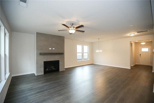 Building Photo - 3237 Hidden Valley Cir