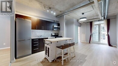 Building Photo - 170-170 Sudbury St