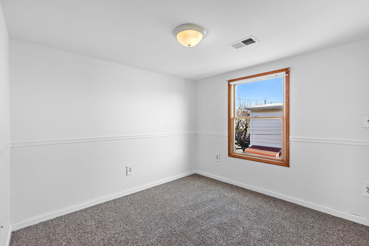 810 2nd St, Secaucus, NJ 07094 House Rental in Secaucus, NJ