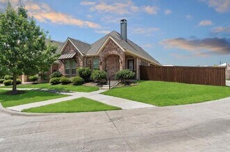Building Photo - 698 Pendle Forest Dr