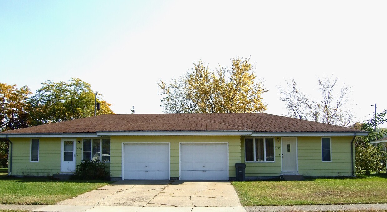 Primary Photo - 2921 Northland Dr