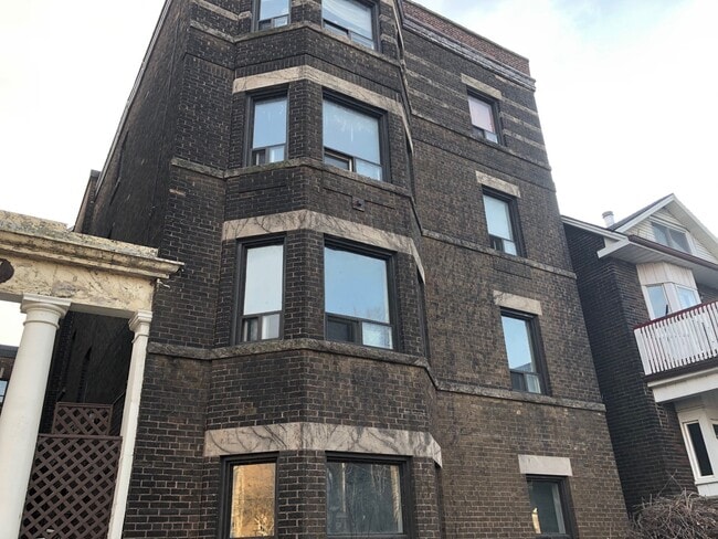 Building Photo - 1475 King St W