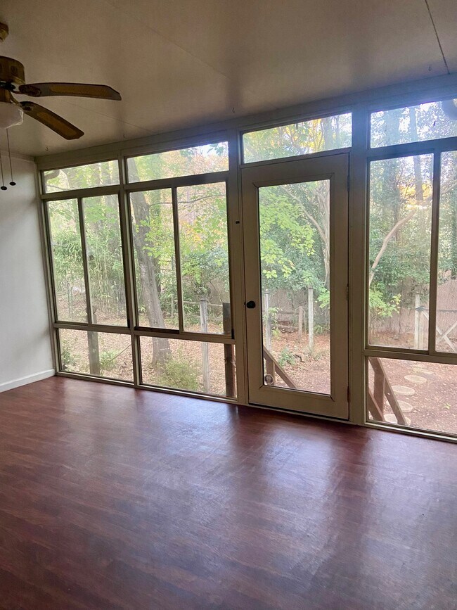 Foto del edificio - 205 Old Rocky Ridge Ln