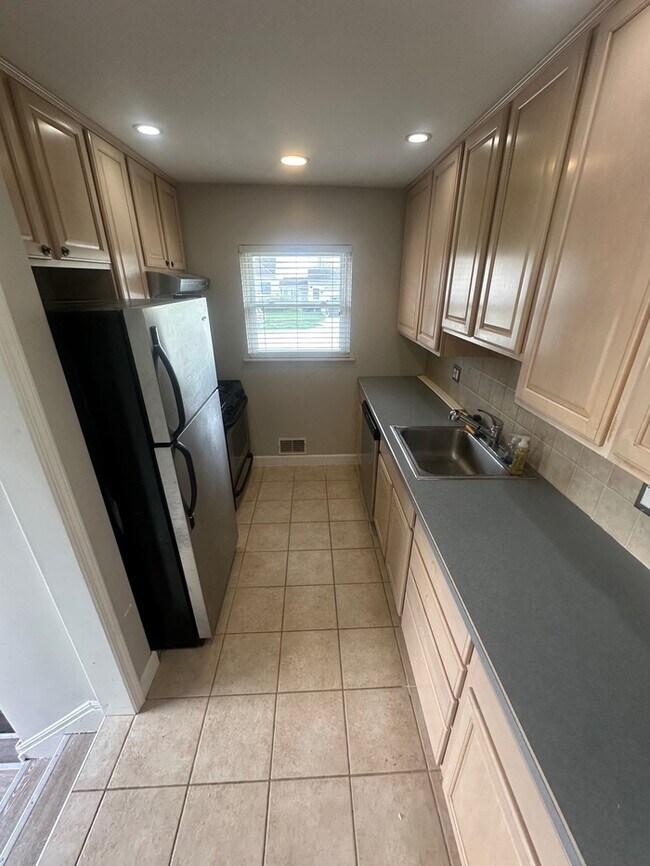 Building Photo - 3602 Ravena Ave