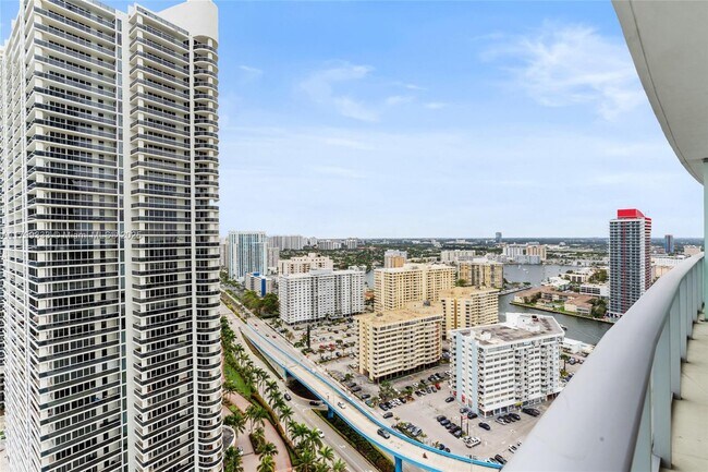 Foto del edificio - 4111 S Ocean Dr