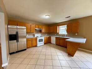 Building Photo - 205 N 18th Ave