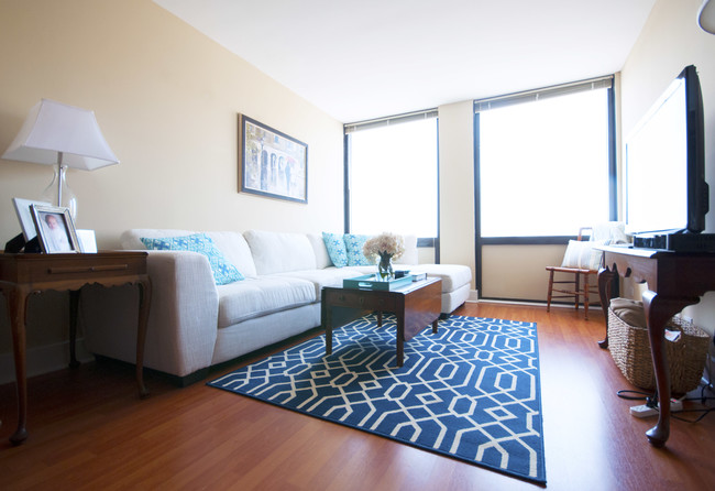 Lincoln Park Plaza Apartments - Chicago, IL | Apartments.com