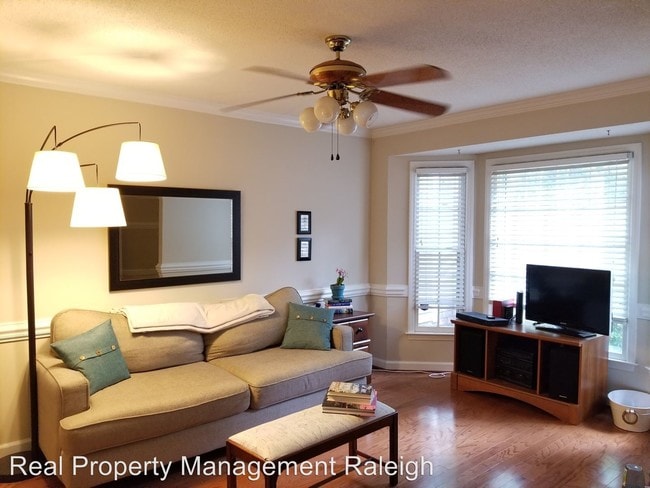 Building Photo - 4502 Hamptonshire Dr