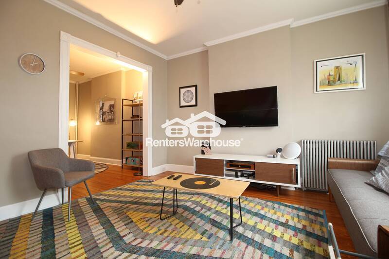 Building Photo - 305 W 31st St