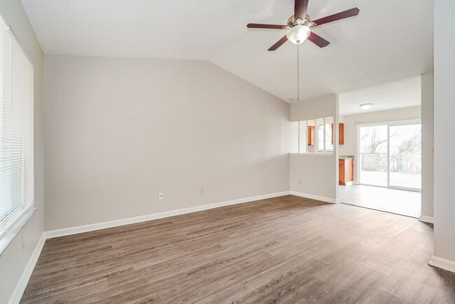 Building Photo - 3117 Falcon Bridge Dr