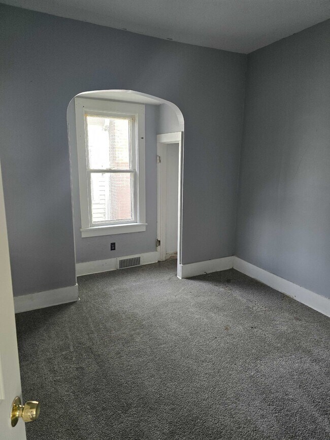 Building Photo - 437 1st Ave