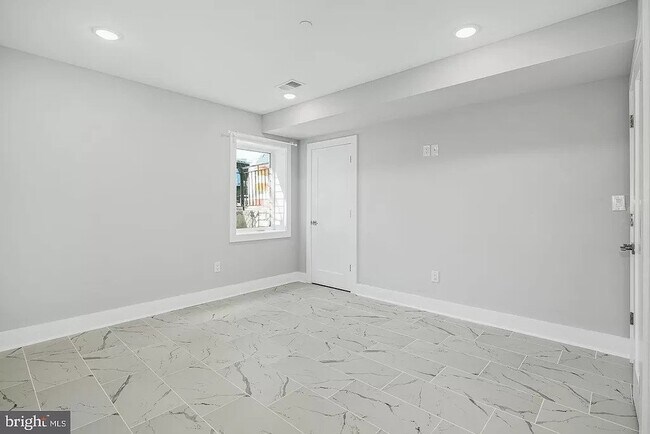 Foto del edificio - 2331 Jasper St