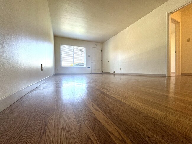 Foto del edificio - 6152 Overdale Ave