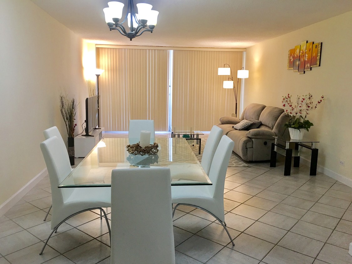 Living Room - 5601 Collins Ave