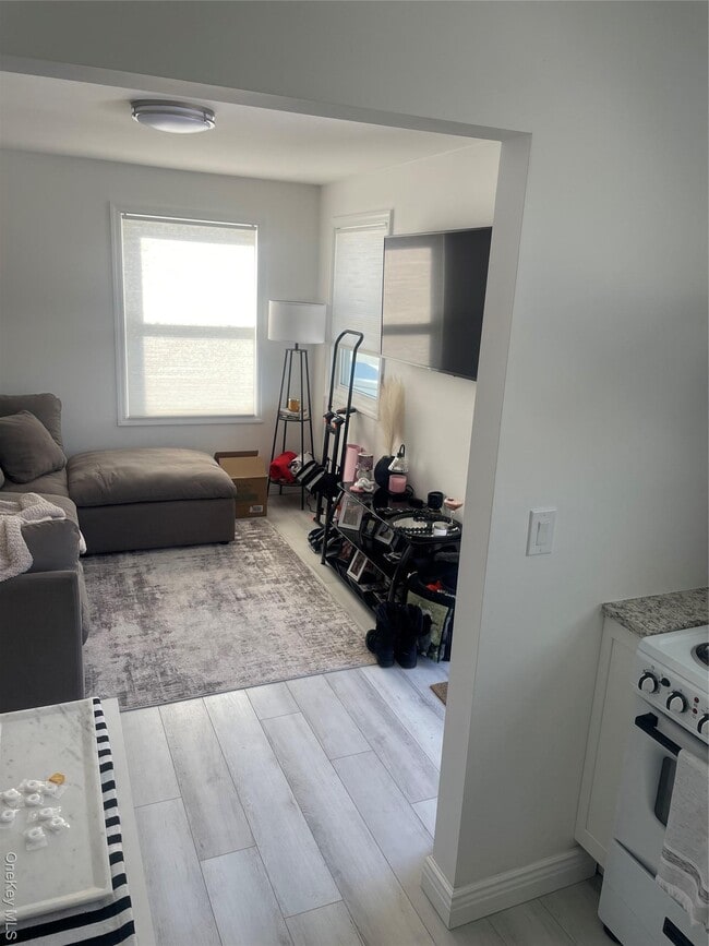 Building Photo - 7 Anawanda Rd