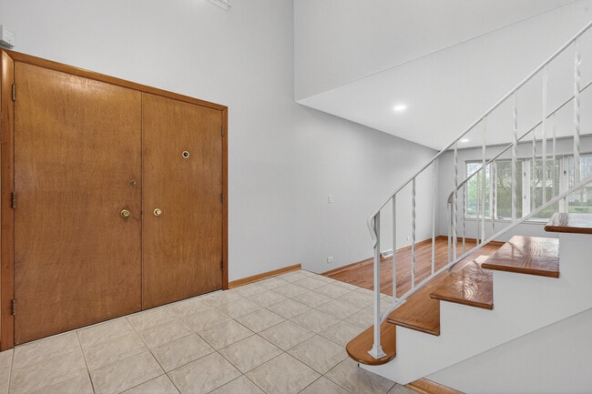 Building Photo - 7245 N Kostner Ave