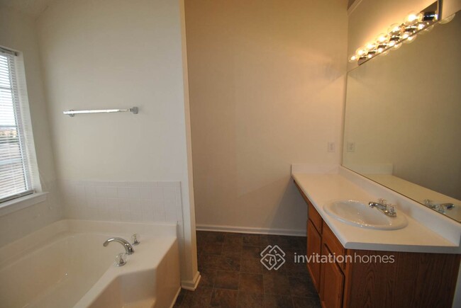 Foto del edificio - 685 Meadows Ln