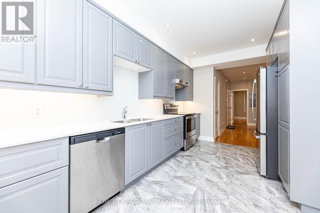 Building Photo - 204 Roxton Rd
