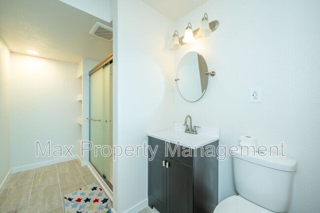 Foto del edificio - 425 SE Willow Run Ln