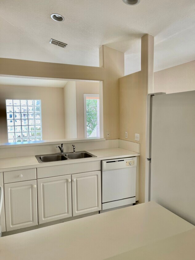Building Photo - 26747 Little John Ct