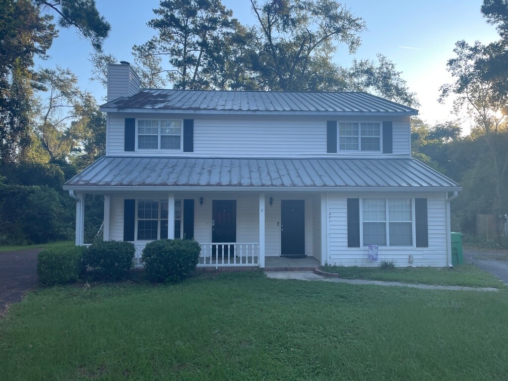 Foto principal - 8 Westbrook Cir
